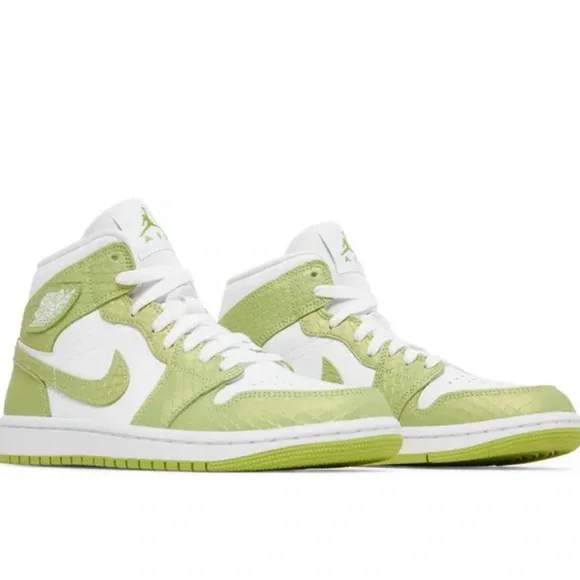 Air Jordan 1 Mid SE Green Python 2022 Womens Size 7 - Picture 2 of 11